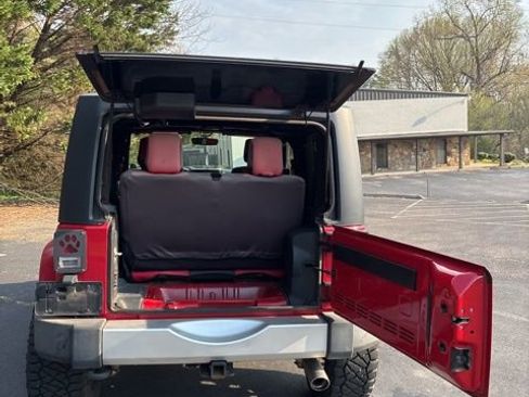 Used 2012 Jeep Wrangler Sahara w/ Connectivity Group image 17