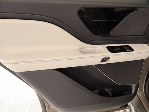 New 2026 Lincoln Aviator Premiere image 18