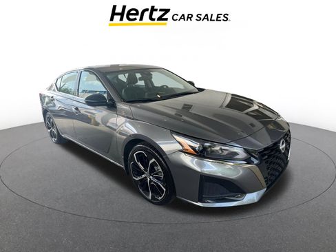 Used 2025 Nissan Altima 2.5 SR image 1