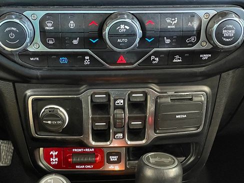 Used 2022 Jeep Wrangler Unlimited Rubicon 4xe w/ Cold Weather Group AWD/4WD image 24