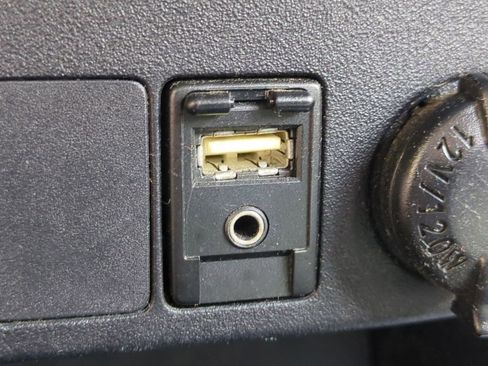 Used 2015 Toyota RAV4 XLE AWD/4WD image 22
