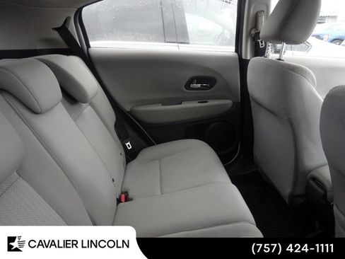 Used 2016 Honda HR-V LX image 10