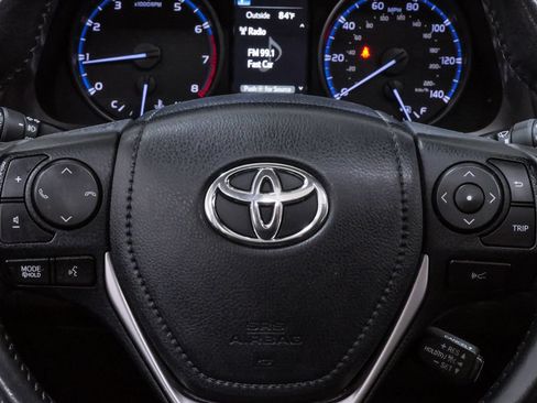 Used 2018 Toyota RAV4 XLE FWD image 20