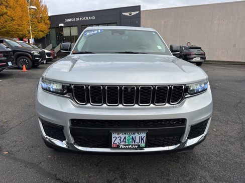 Used 2021 Jeep Grand Cherokee L Limited w/ Luxury Tech Group II image 2