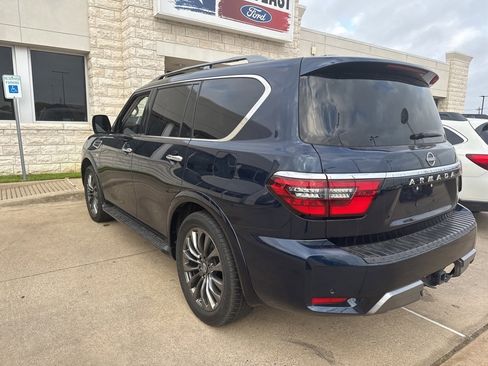 Used 2022 Nissan Armada Platinum w/ Captain's Chairs Package image 7