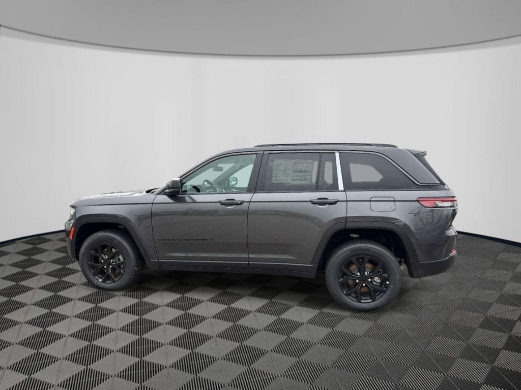 New 2026 Jeep Grand Cherokee Altitude AWD/4WD image 2