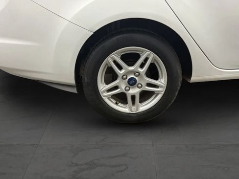 Used 2017 Ford Fiesta SE FWD image 25