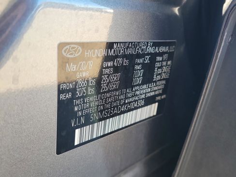 Used 2019 Hyundai Santa Fe SE image 34