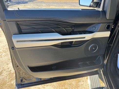 Used 2020 Ford Expedition Platinum image 24