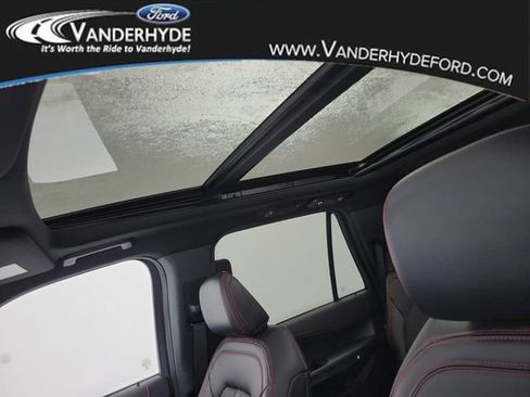 Used 2022 Ford Expedition Limited image 35