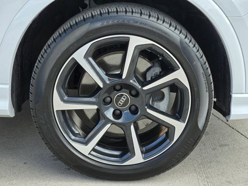 Certified 2025 Audi Q3 2.0T Premium Plus w/ Premium Plus Package image 16