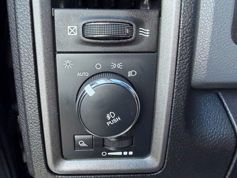 Used 2014 RAM 1500 Express image 18