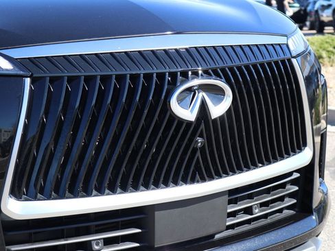 Certified 2025 INFINITI QX80 Sensory image 12