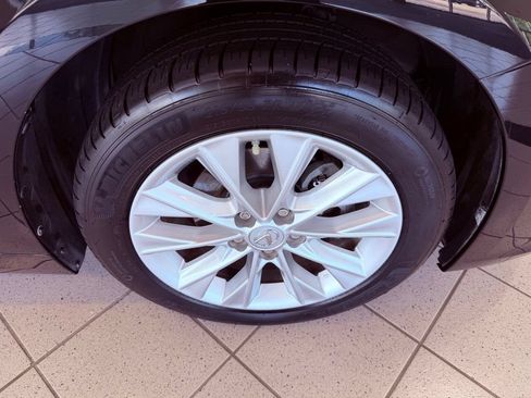 Used 2014 Lexus ES 300h w/ Luxury Package w/Bamboo Trim FWD image 15