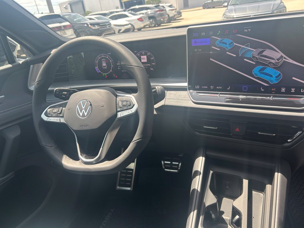 New 2026 Volkswagen Tiguan SE R-Line FWD image 37
