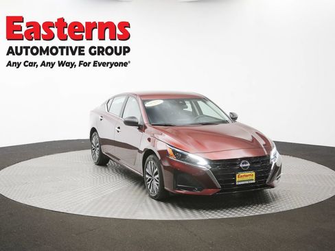 Used 2025 Nissan Altima 2.5 SV AWD/4WD image 46