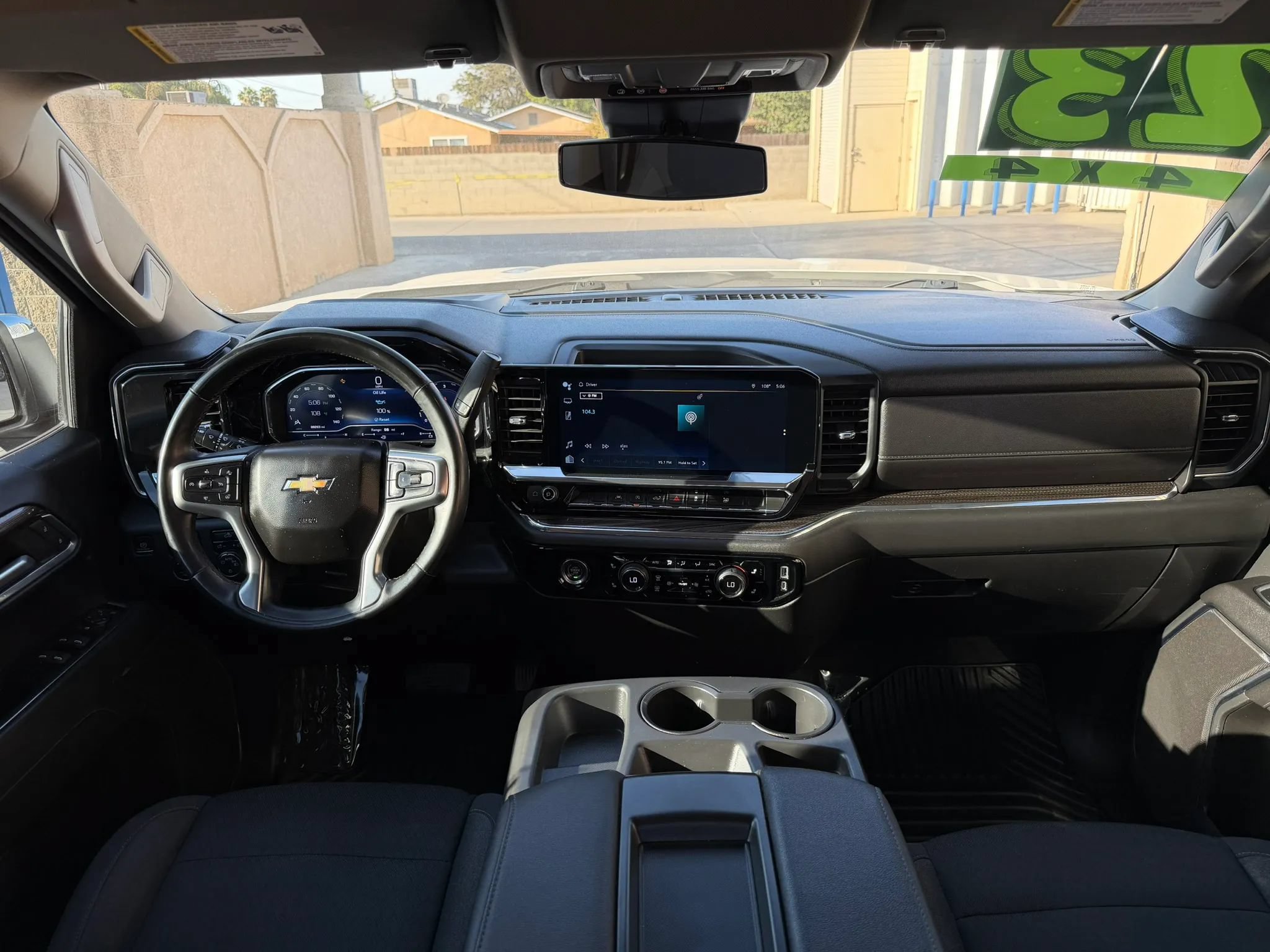 Used 2023 Chevrolet Silverado 1500 LT AWD/4WD image 10