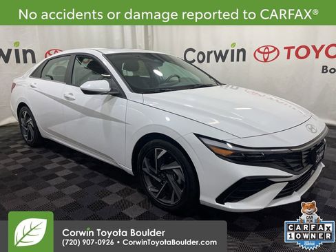 Used 2025 Hyundai Elantra SEL image 1