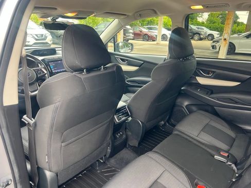 Used 2022 Subaru Ascent Premium w/ Convenience Package AWD/4WD image 9