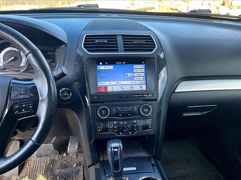 Used 2017 Ford Explorer XLT w/ Equipment Group 202A image 26