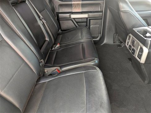 Used 2019 Ford F350 Lariat image 27
