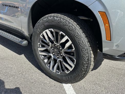 New 2026 Chevrolet Suburban Z71 w/ Comfort Package image 6