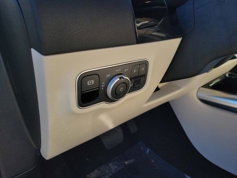 Certified 2025 Mercedes-Benz GLA 250 image 16