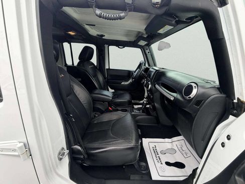Used 2015 Jeep Wrangler Unlimited Sahara w/ Dual Top Group AWD/4WD image 25