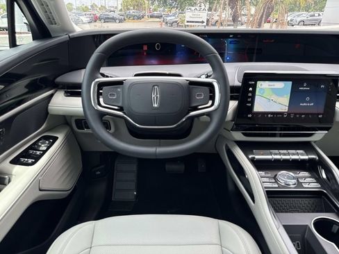 New 2026 Lincoln Nautilus Premier AWD/4WD image 17