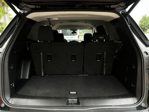 Used 2021 Chevrolet Traverse LT FWD image 29