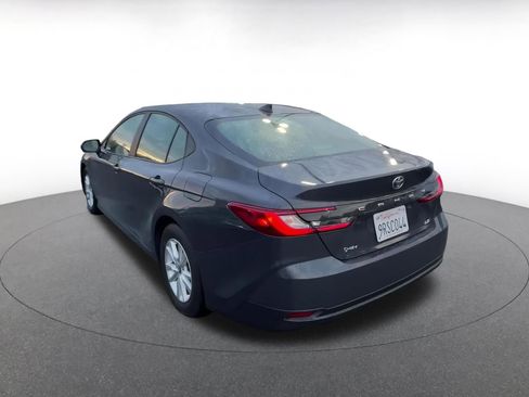 Used 2025 Toyota Camry LE image 11