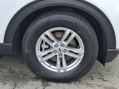 Used 2021 Ford Explorer XLT image 8