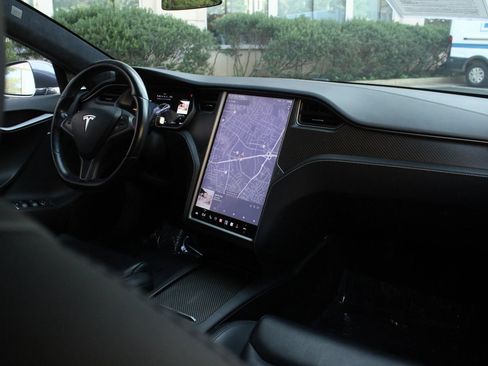 Used 2021 Tesla Model S Performance AWD/4WD image 24