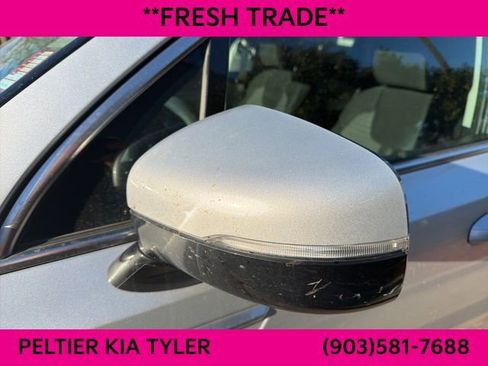 Used 2021 Kia Sorento LX image 6