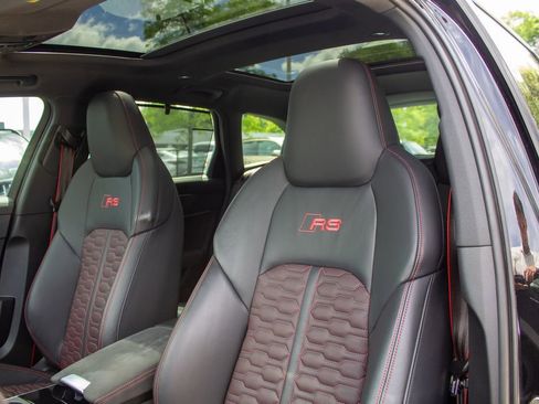 Used 2024 Audi RS 6 performance AWD/4WD image 12