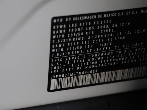 New 2026 Volkswagen Tiguan SE w/ Panoramic Sunroof Package image 24