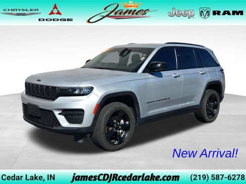 Used 2023 Jeep Grand Cherokee Altitude AWD/4WD image 1