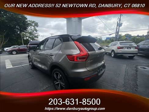Used 2022 Volvo XC40 T5 R-Design AWD/4WD image 4