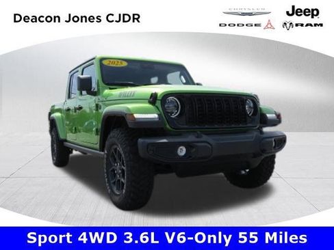 Used 2025 Jeep Gladiator Sport AWD/4WD image 1
