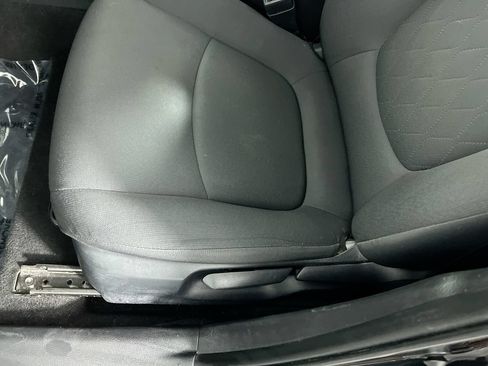 Used 2021 Toyota Corolla LE FWD image 9