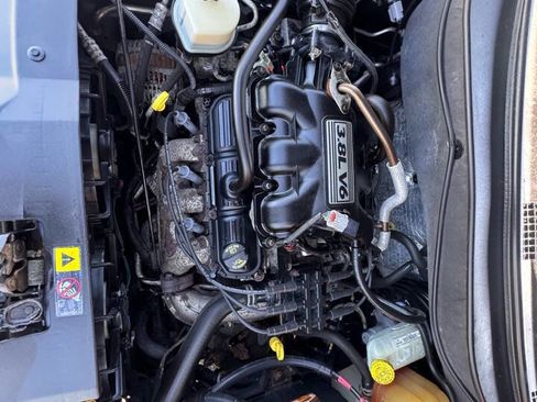 Used 2008 Chrysler Pacifica LX image 23