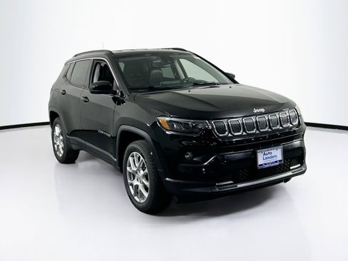 Used 2022 Jeep Compass Latitude AWD/4WD image 3