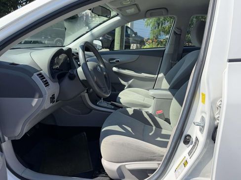 Used 2010 Toyota Corolla LE FWD image 12