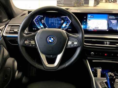 Used 2023 BMW i4 eDrive35 image 6