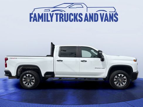 Used 2022 Chevrolet Silverado 2500 Custom w/ Custom Value Package AWD/4WD image 6