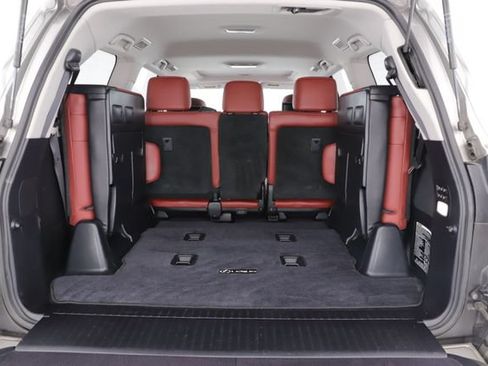 Used 2017 Lexus LX 570 4WD image 32