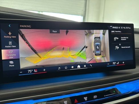 Used 2024 BMW i7 xDrive60 w/ Premium Package image 41