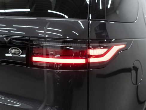 Used 2023 Land Rover Discovery S R-Dynamic image 58