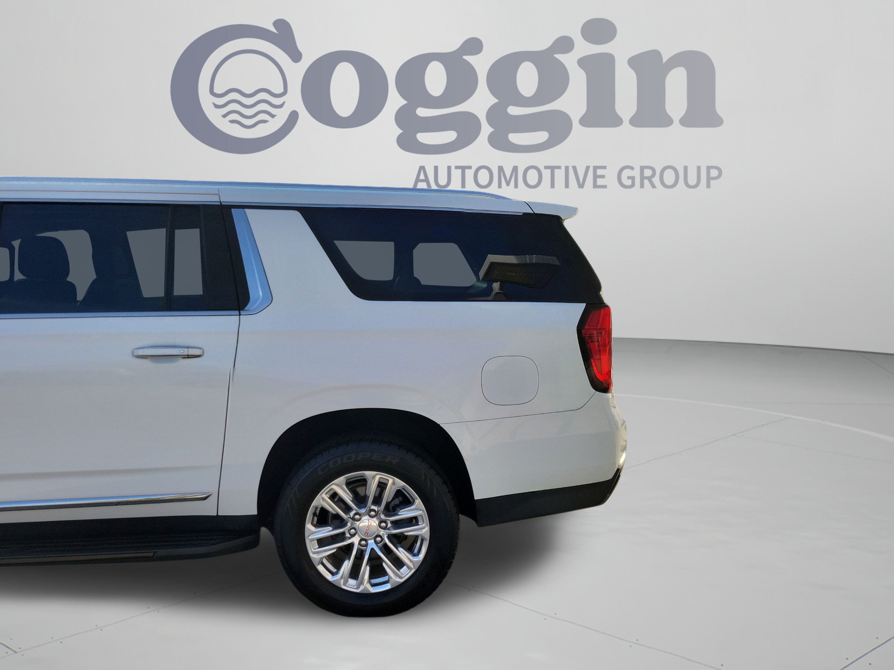 Used 2022 GMC Yukon XL SLT w/ SLT Luxury Package AWD/4WD image 32