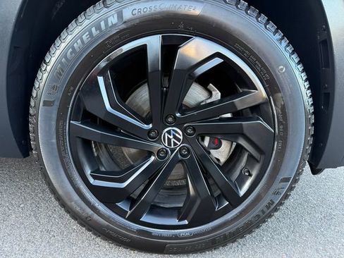 Used 2020 Volkswagen Atlas Cross Sport SEL Premium image 11